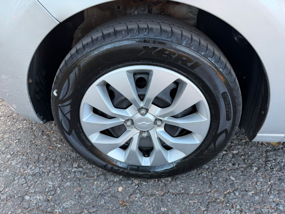Chevrolet Onix LT — foto 9